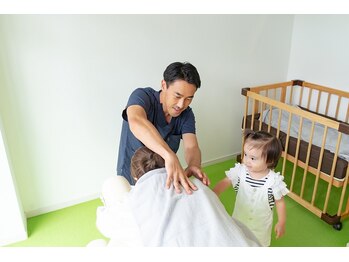 よこすか名倉堂整体院の写真/【お子様同伴大歓迎◎】産後ママさん応援☆キッズスペースにてお子様と一緒に施術が受けられます♪