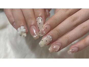 ガーリーチークネイル