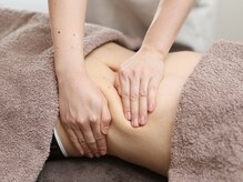 フランジパニ(Frangipani)/お腹キャビは強力ハンドも効果◎