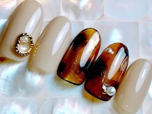 レヴィア(Revia)/くすみベージュ×べっ甲