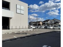 お車・自転車のお客さまへ。駐車場のご案内