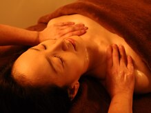 首肩デコルテをほぐしクスミもとれてお顔色もトーンアップ☆