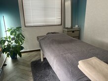 落ち着いた空間で施術を受けられます