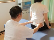 しんぐう整体院の雰囲気（施術の前に姿勢をチェックして、あなたの悩みを解決します）