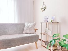 ミニン(minin)/明るく清潔感のある待合室