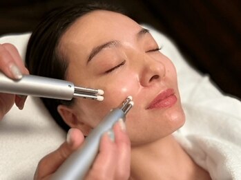 オワゾーブルー(Oiseaubleu)の写真/最新技術誕生！！【立毛筋トレーニング】で『毛穴+小じわ+たるみ』の3大悩みを改善◎初回体験コース有☆