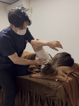 美容鍼灸サロンLien【リアン】の写真/【鍼灸×整体】ガチガチの首・肩こりを根本改善！深層筋に効く鍼とバランスを整える整体で慢性疲労の解消◎