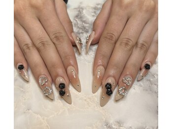 Luo Silque 立川 まつげパーマ/パリジェンヌ/マツエク/LED/韓国/パラジェル/長さだし/マグネット/フラッシュ/ジェル