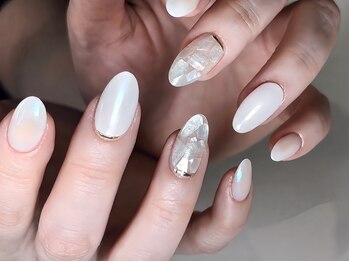 エムディーエーネイル(M.D.A NAiL)/敷詰めシェルパヴェ