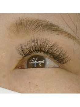 まつげ ネイルサロンアンドスクール ラヴァンヤ 久喜店(Lavanya)/120束中央長めデザイン