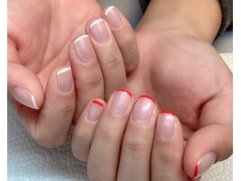 細フレンチネイル