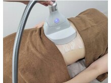 最新脂肪冷却機器＋ＥＭＳ箇所痩せや色々試したけど、思ったように結果が出ない!メスを使う施術は避けたい!