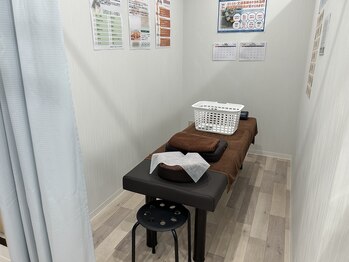 クリア整骨院 仙台東口/個室の施術空間もあり！