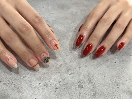 左右非対称ネイル