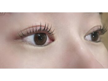 《まつげパーマ/まつげエクステ/パリジェンヌ/フラットラッシュ》LUNOA.【ルノア】/丸みあるパーマ★