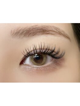 特別な日に合う華やかな目元にしたい