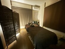 伝統的なタイ古式マッサージで深く長くほぐしていきます。