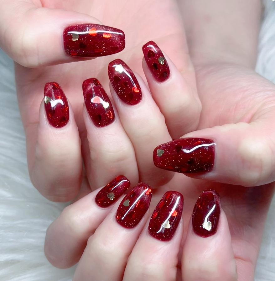 2025年-2026年冬トレンド】ボルドー ハートのネイルデザイン集｜人気順