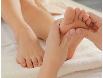 サロン ド モコ(Salon de Moco)の写真/【ブーツのむくみを改善】寒さ・立ち仕事でぱんぱんになる方、靴下の跡が残ってしまう方にも人気！