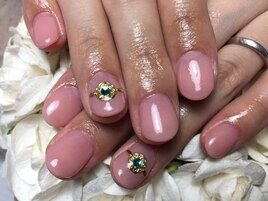 上品ワンポイントネイル