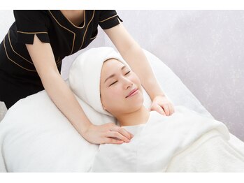 ステラグランデ(Stella grande)/デコルテリンパケア