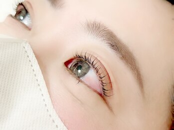 アルタオイ(althaoi)/目の丸みにあったカール