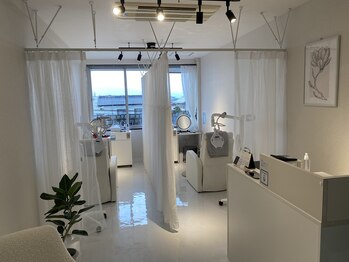 ホワイトニングショップ 長野店の写真/【2名様まで同時照射可能♪】お友達・カップル・ご家族でのご利用大歓迎☆お子様連れの場合貸切対応も可