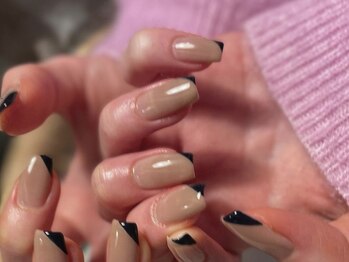 ヨヘン 芦屋店(YoHen)/ヌーディーベージュ×アート