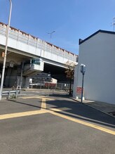 ペリドット(peridot)/【道案内】７角の白色の建物です