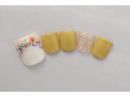 6000円　フットネイル