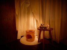 スイランスパ(SUILAN SPA)/沖縄の赤土で出来た座器を使用