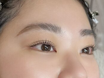 ユノ(Juno)/モチ重視のまつげ施術