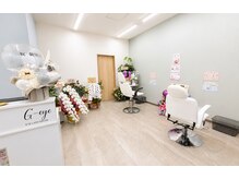 ジーアイ 和泉府中(G-eye)の雰囲気（開店祝いのお花がたくさん届きました！今だけの華やか店内^-＾♪）