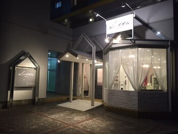 ロッタ(Lotta)/夜のネイルサロンの外観です☆