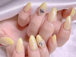 シンプルイエローラメネイル