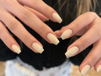 エメ(aimer)の写真/シンプルだけど控えめなアート付でカワイイ＊マグネット・ガラスフレンチ・ニュアンスネイルもお任せ◎
