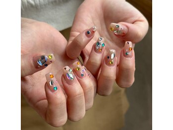 ロミー(Rommy)/宝石ネイル