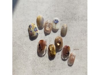 シルニー リム(Silny rim)/アシンメトリーニュアンスネイル