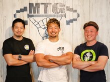 マハロトレーニングジム(Mahalo Training Gym)の雰囲気（ハワイの雰囲気と光の入る明るい店内で楽しくトレーニング）