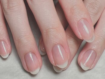 サロン カラフリー アシヤ(Salon Colorfulyy Ashiya)の写真/美しく健康な爪はプロによる「ケア」から。ネイルNGな方でも定期的なケアで見違えるほど美しい指先に◎
