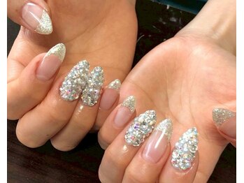 ラヤナリー バイ イーストネイル(Layanary by Eastnail)/ラメフレンチ/ストーン埋尽くし