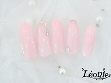 レオニー(Leonie)/シンプルオフィスデザイン