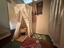 ムートンの雰囲気（本格！タイのハーブテントでハーブ蒸しも秋から導入。）