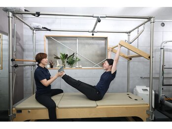 プラス(Plus)の写真/パーソナルレッスンでご自身の身体を向き合う特別な時間。痛みの原因を知ることで生活習慣にも変化が◎