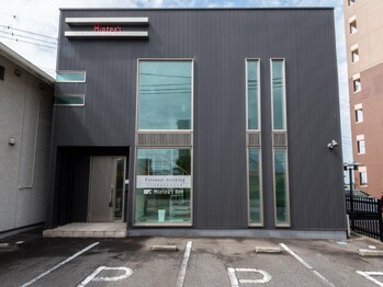 ミンティーズ(MINTEA'S)/ジムの建物