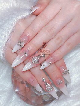 ロージー(Rosey)の写真/SNSで話題!スカルプで作るチップ美フォルム長さだし×丁寧なケア。仕上がりと持ち◎10代・20代に大人気♪