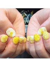 マニエネイル(mani e nail)/レモンで爽やかネイル/丁寧ケア