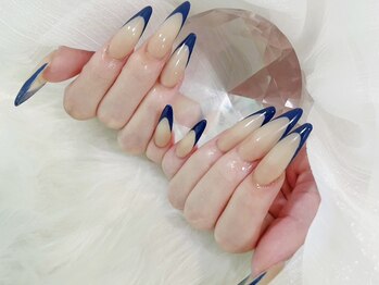 ラキ(Laki)/フレンチネイル