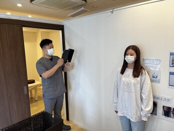 心斎橋長堀フェムテック整骨院/４，姿勢チェック