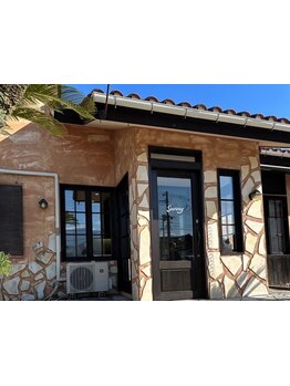 ゆったり空間で施術が受けられるサロン